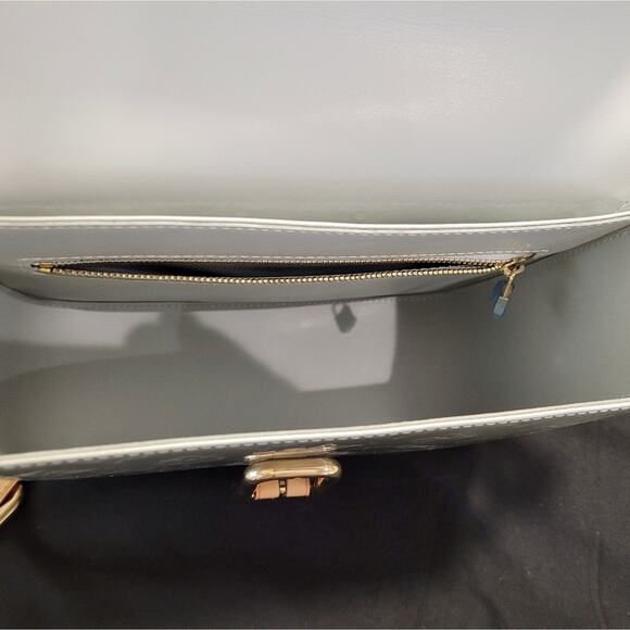 LOUIS VUITTON Never Used w/ Tag Monogram Vernis Christie GM in Silver Crossbody - Picture 4 of 15